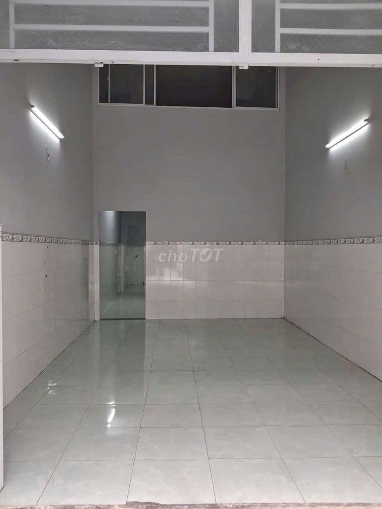 Nhà bán dài thật 4x17 m hàng hiếm mà rẻ - Ảnh 2