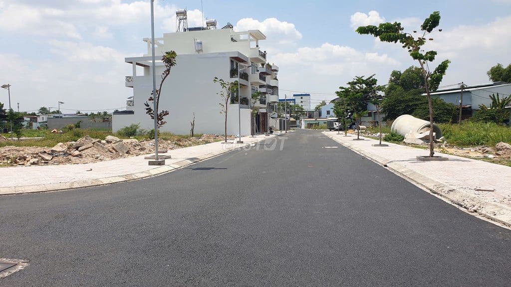 HOT - Đất full thổ cư 5m*17m, đường 12m (Bùi Thị Lùng) gần chợ Hóc Môn