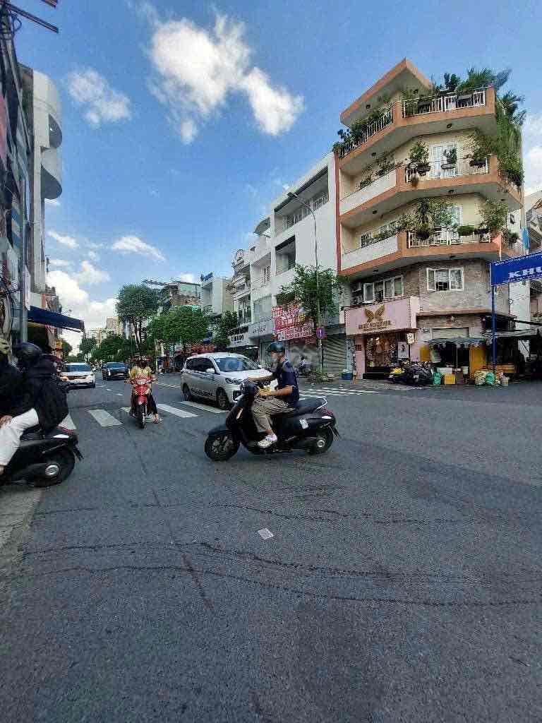 🏠蓉房地产 CHỈ 8.2 TY - 2 MẶT TIỀN HIẾM – TRUNG TÂM QUẬN 3 – VÕ VĂN TẦN -