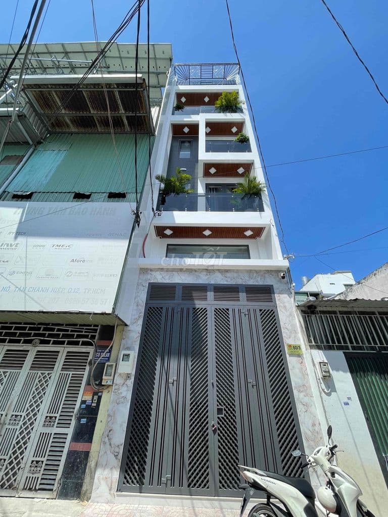 Nhà Phố Mới Xây Có Thang Máy. 4mx18m. Cách mặt tiền vài bước chân