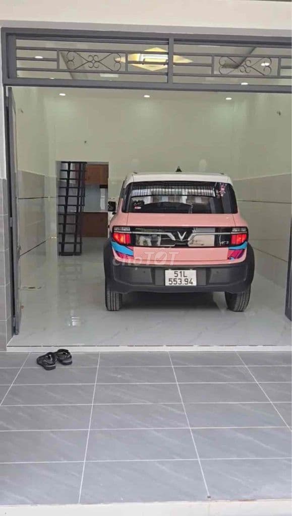 NHÀ MỚI 2 TẦNG XE HOI DAU TRONG NHA KHU VUC AN NINH - Ảnh 2