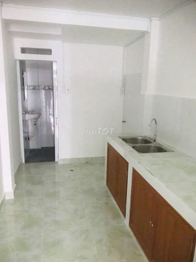 Tân Bình Gấp Bán 35m2 Chỉ 3.3Tỷ Hẻm Oto Sổ Đẹp Trệt+Lửng Giáp Sân Bay - Ảnh 2