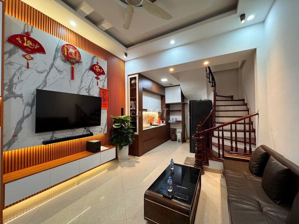 Bán Nhà Lô Góc Phố Quan Nhân-Thanh Xuân 38m2 x 5T Ngõ Ô Tô Giá 7.8 Tỷ