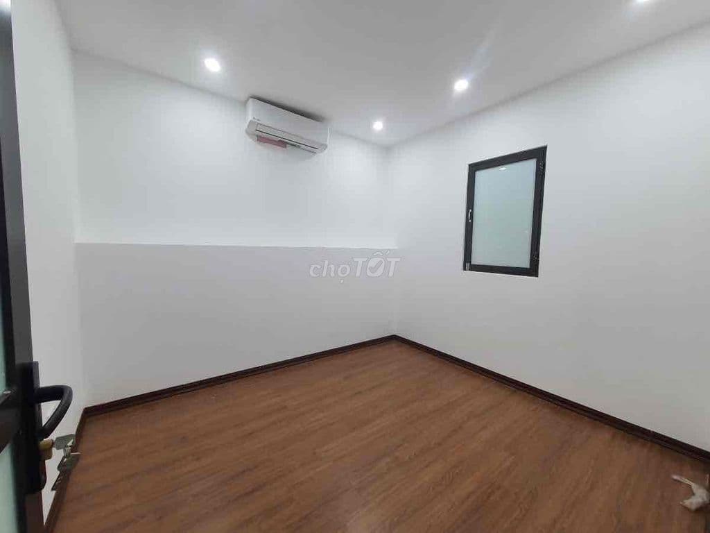Bán căn TT sát phố Hoàng Đạo Thành-Oto chân cầu thang-120m2;4N,2VS - Ảnh 2