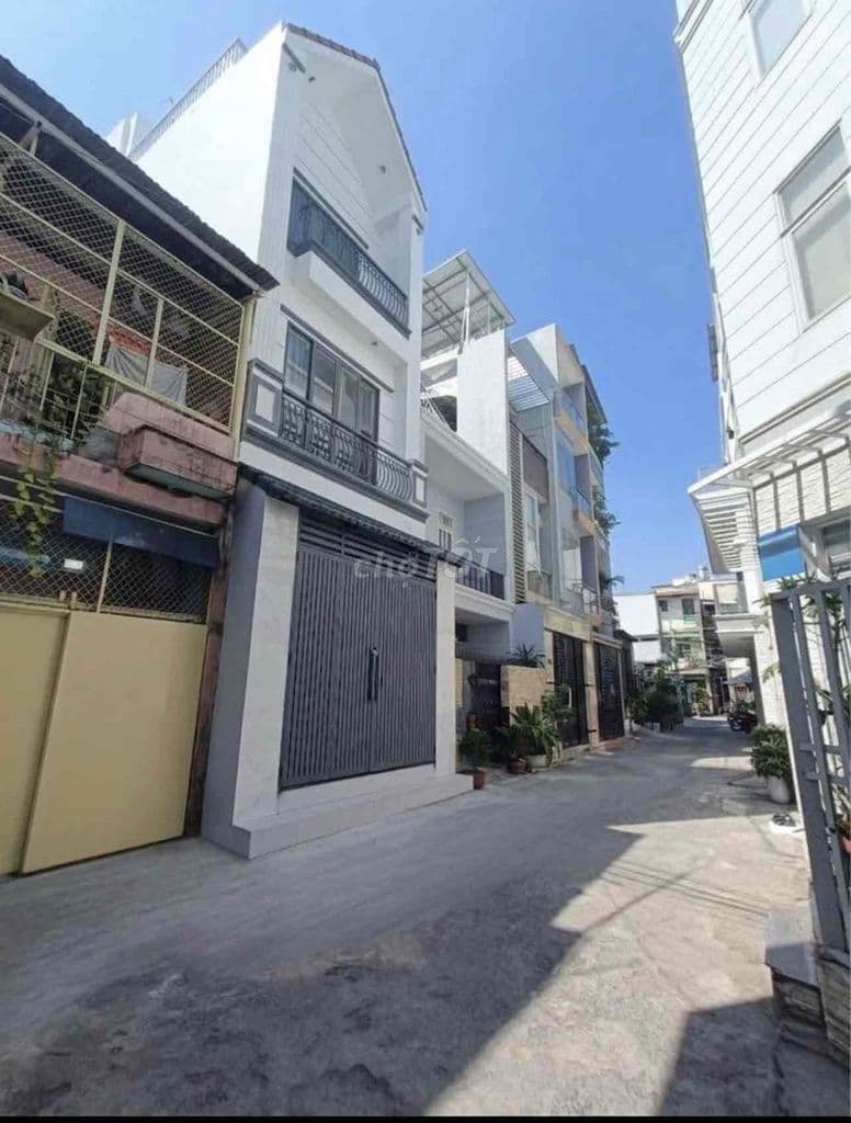 Bán nhà HXH vi trí đẹp