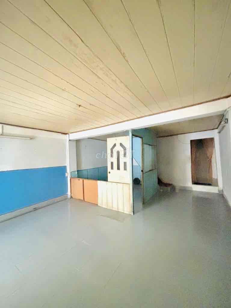 Bán đất tặng nhà 2 tầng 40m2 (4.5m x 9m) - Hẻm ôtô ngay chợ Bà Chiểu
