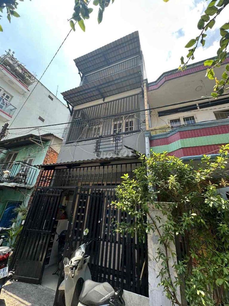 Chính chủ bán nhà 4 tầng đường Âu Dương Lân P3Q8