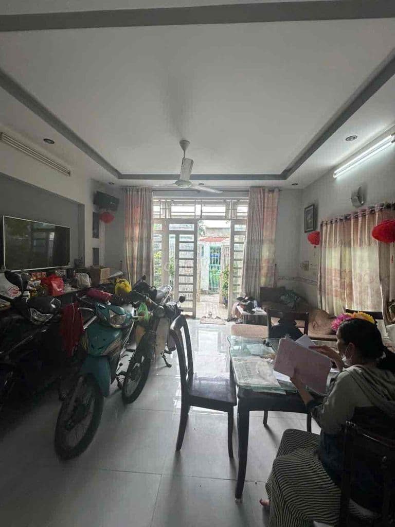 BÁN GẤP NHÀ VƯỜN LÀI Q12