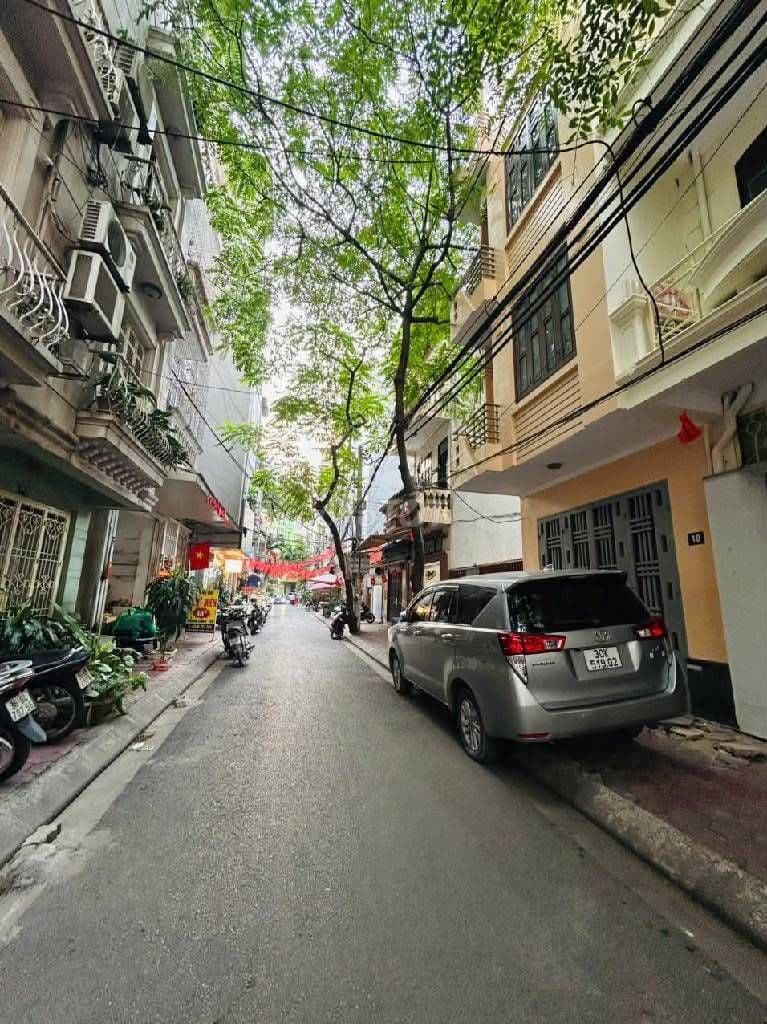 Nhà đẹp phố Thái Hà 60m2, 4 tầng, mặt tiền 4.6m, ô tô đỗ cửa, giá tốt