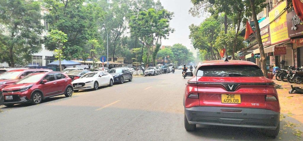 Nguyễn Thị Định 40m mt5.4m 5t 4ngủ,cách phố 20m, hiếm nhà bán,an sinh