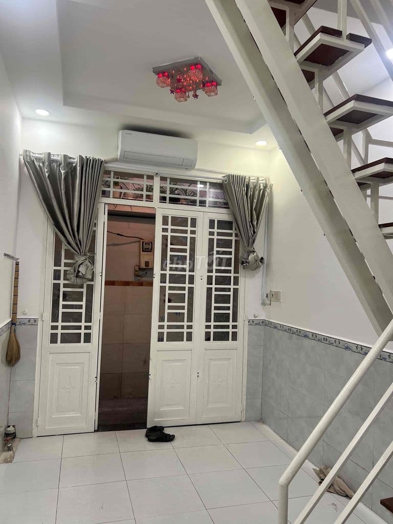 nhà chínhchủ sổ hồng riêng ( miễng tiếp quảng cáo)