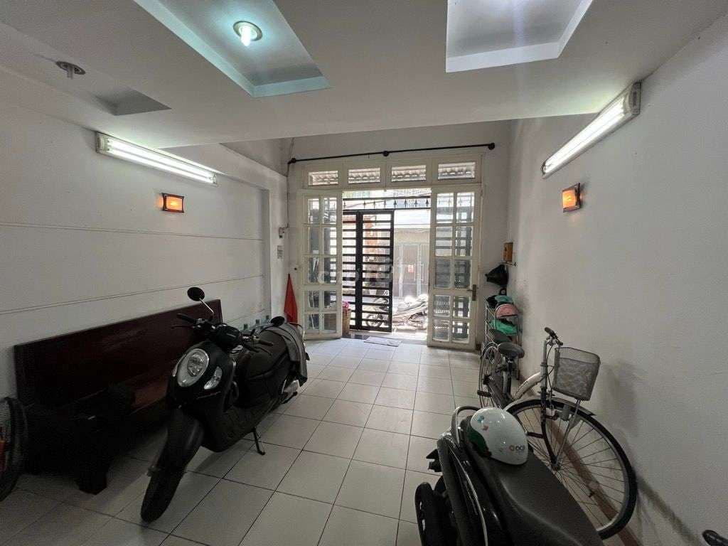 HIẾM! QUẬN 7 – 5 TẦNG – HẺM 7M VỈA HÈ – XE HƠI NGỦ-DT 64m– NHỈNH 9 TỶ - Ảnh 2