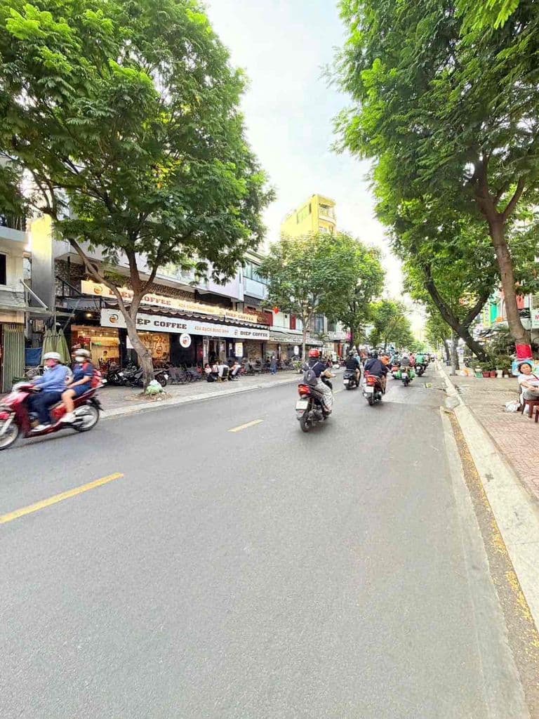 BÁN NHÀ MẶT TIỀN RẠCH BÙNG BINH QUẬN 3 DT 4 x 8 30m2 5 TẦNG GIÁ 11.7TỶ - Ảnh 2