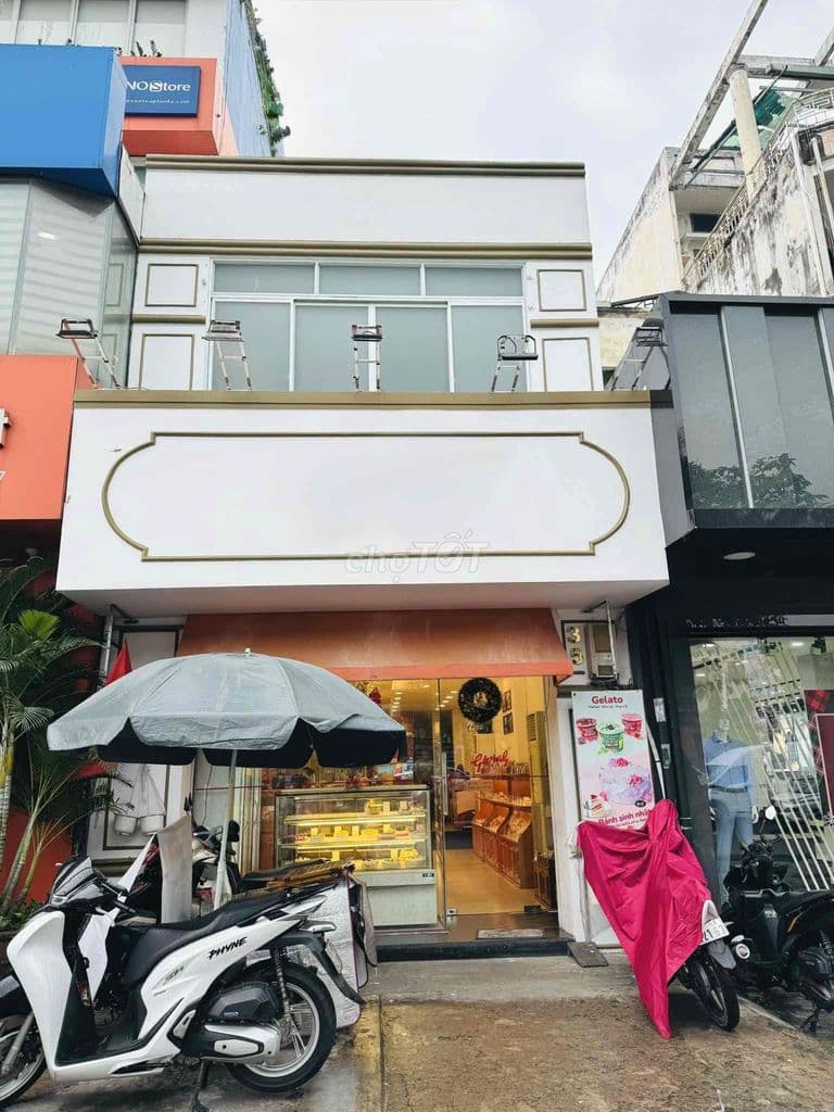 Nhà phố mặt tiền Cộng Hoà