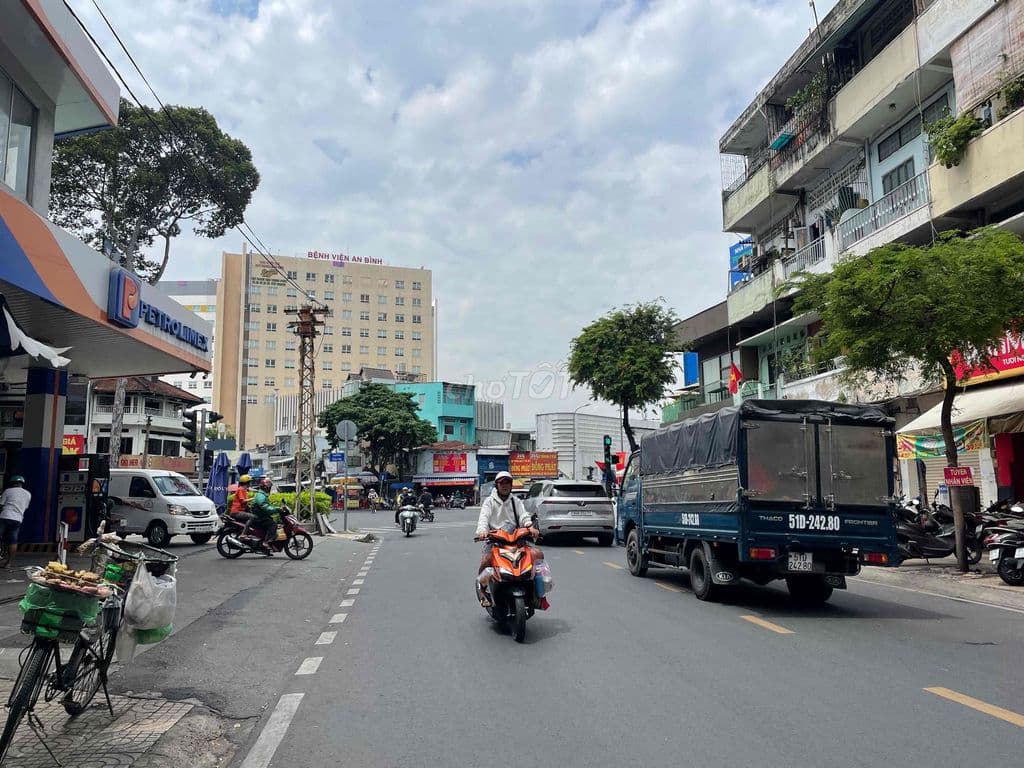 Mặt Tiền Nguyễn Duy Dương, Ngay Chợ An Đông hạ giá sâu