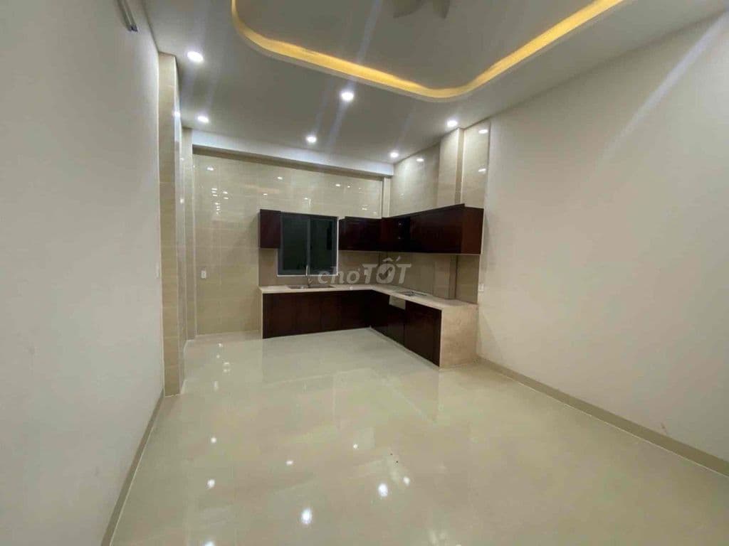 Bán nhà 3 tầng, 4pn, 5wc, 70m2, ngay vành đai 3, kề Vin q9 - Ảnh 2