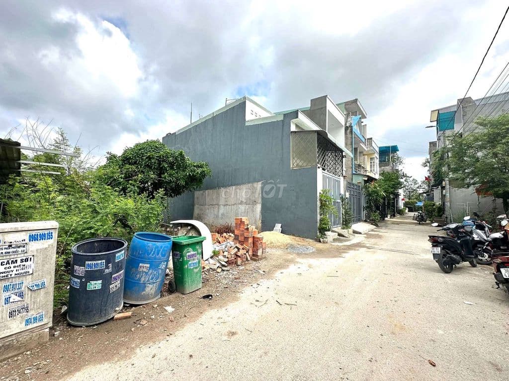 cần bán lô đất 90m2 hẻm xe hơi Phường Linh Tây Thủ Đức