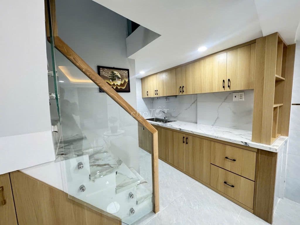 Nhà 3 tầng, ô tô đậu cửa, đối diện Sacombank Trường Chinh. - Ảnh 2