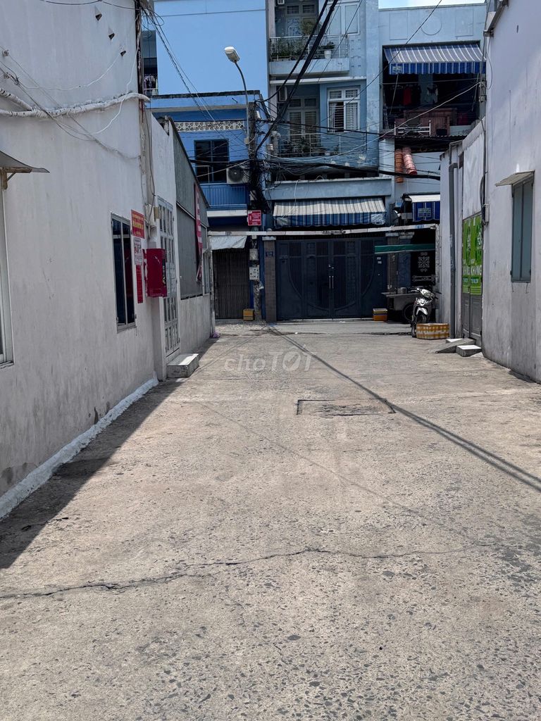 Chỉ 4 tỷ nhỉnh bán nhà 2PN ở ngay - HXH thông - gần chợ Tân Hương - Ảnh 2