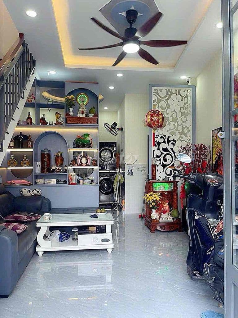 bán nhà gần Emart Gò Vấp, nở hậu 4,4m, đầy đủ công năng, 3 tỷ 98