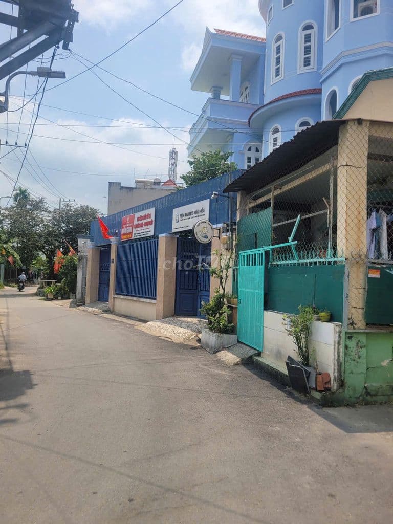 NHÀ PHỐ 83M2, 3 TẦNG, NGANG 4.5M, GẦN UBND P LONG TRƯỜNG.