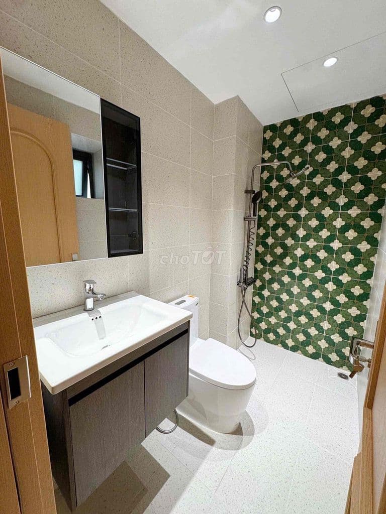 gia đình chuyển nhượng căn chung cư 2 ngủ, 2 vệ sinh, căn góc, 4,x tỷ. - Ảnh 2