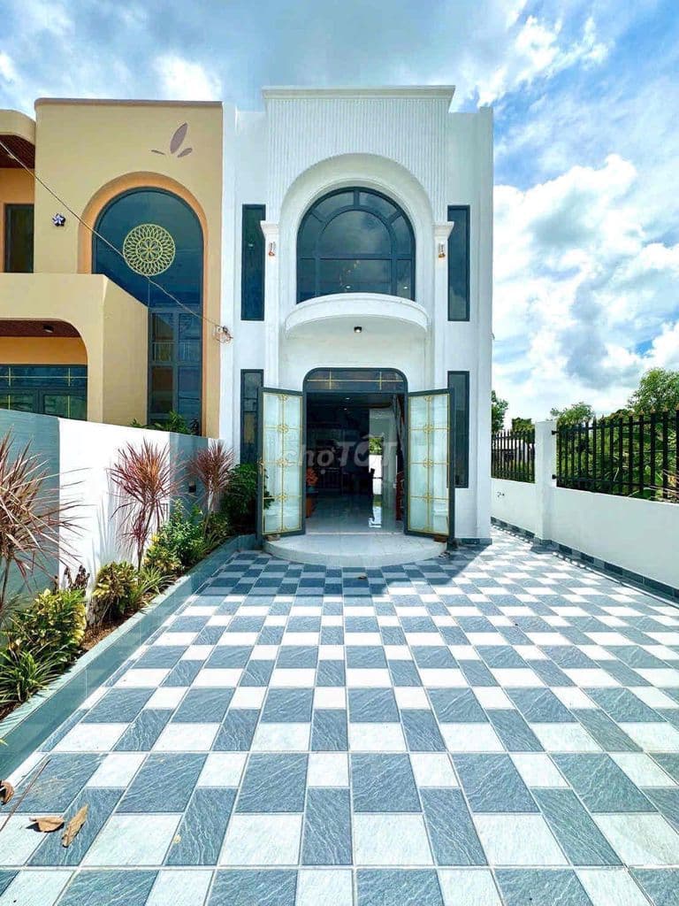 NHÀ PHỐ KẾT HỢP SÂN VƯỜN 138m2 – GIÁ SIÊU RẺ CÁCH BÌNH CHÁNH 5KM - Ảnh 2