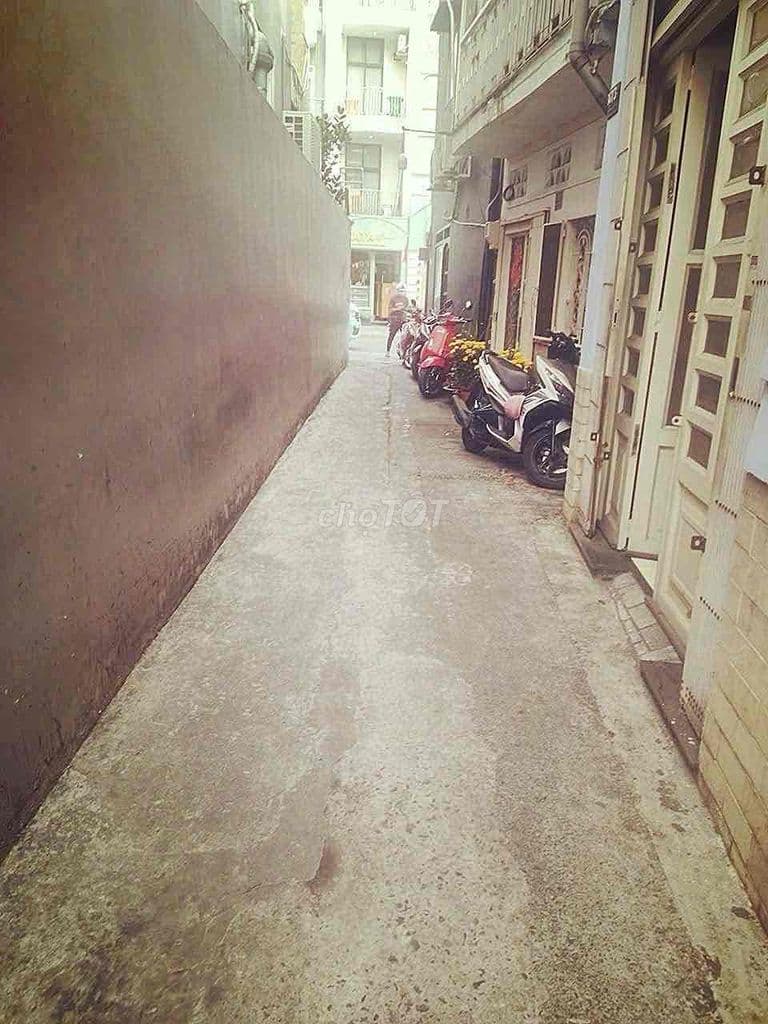 Bán nhà 2 tầng Full sử dụng gần MT Huỳnh Văn Bánh, DTS 36m2 chỉ 3.1 ty