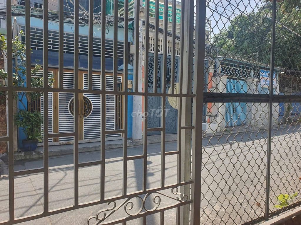 Phòng trọ 25m2 (Q2 cũ). Có Ban Công Rộng Riêng Biệt.