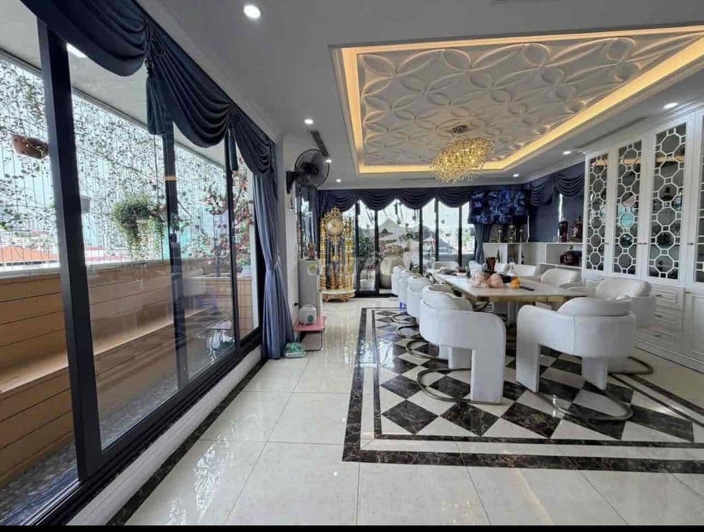 CHỊ E CẦN BÁN GẤP NHÀ MẶT PHỐ CẦU GIẤY OTO THANG MÁY LÔ GÓC 64.8 TỶ - Ảnh 2