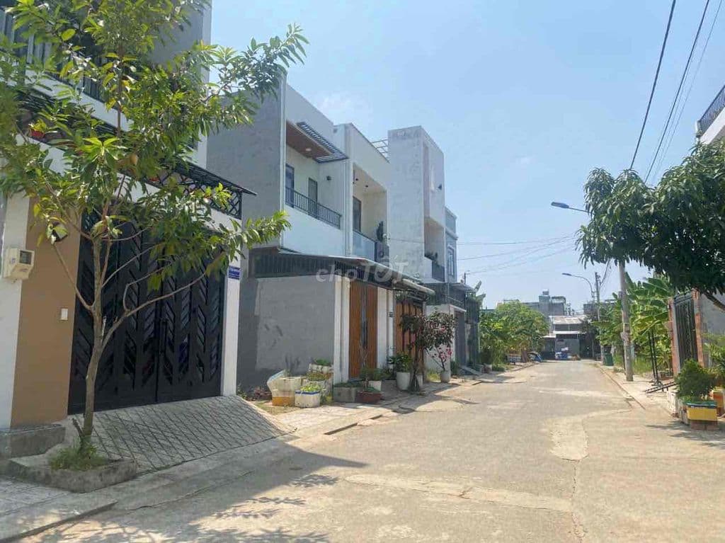 Kẹt tiền bán lô đất ngay chợ Long Trường , quận 9