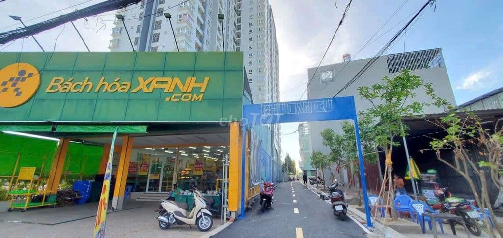 nhà mới 4 tầng BTCT ngay ADV và võ văn kiệt .SHR