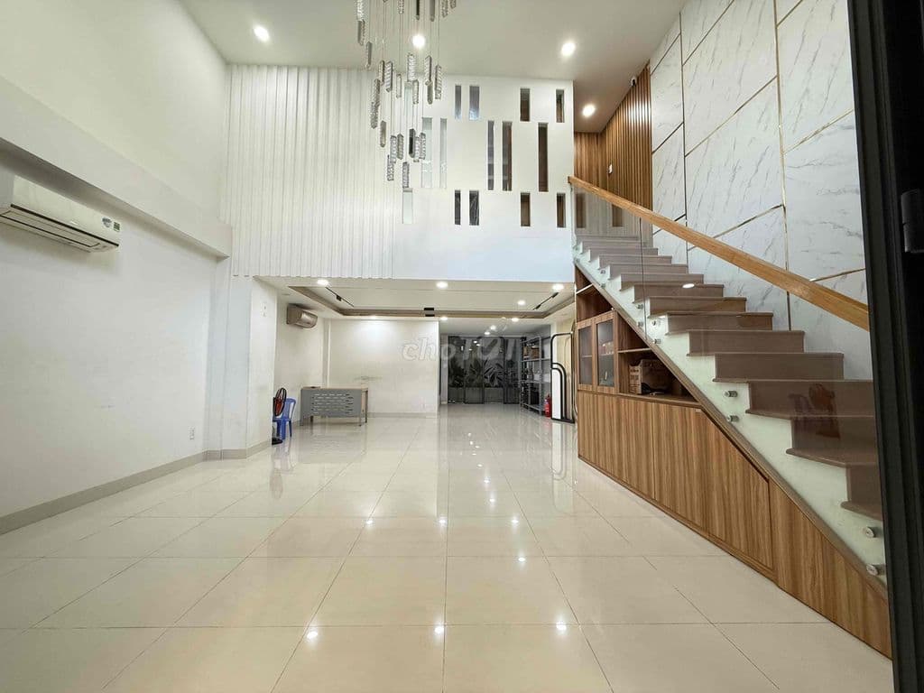 Bán nhà thiết kế đẹp full nội thất cao cấp.