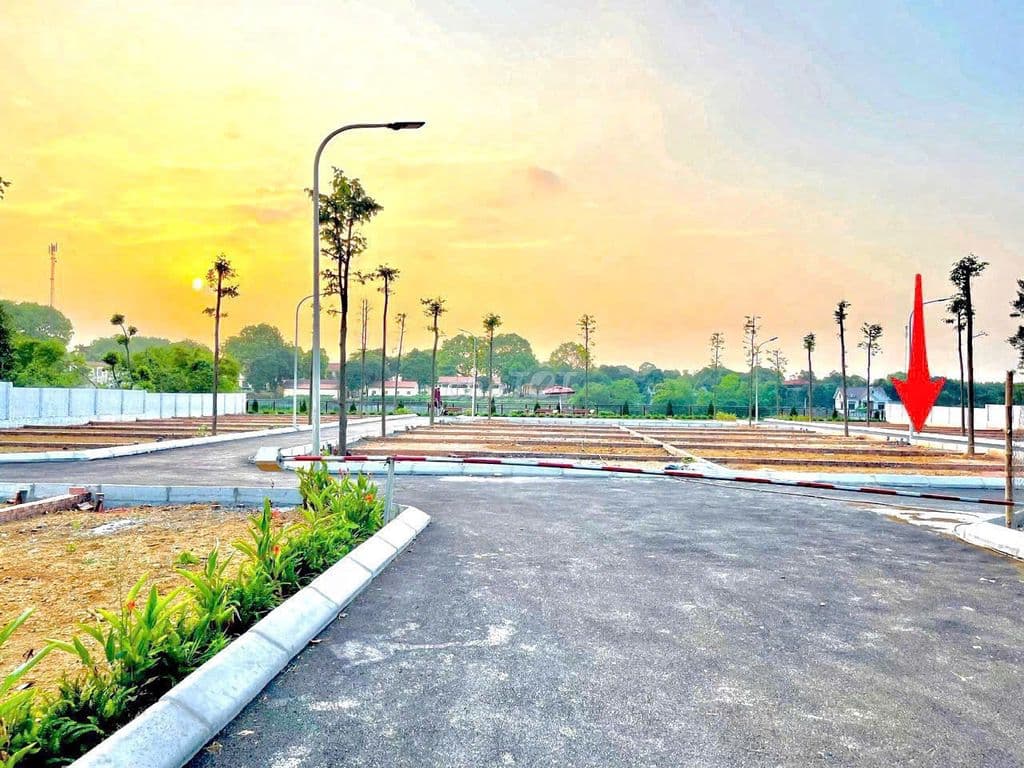 RẺ HƠN HÀNG XÓM 300TR ,CẦN BÁN NHANH LÔ ĐẤT GẦN CNC HOÀ LẠC