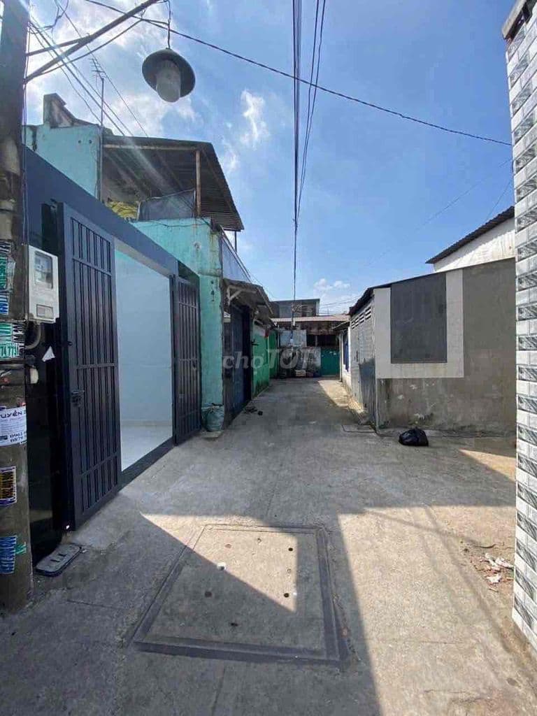 nhà shr ngay nhà hàng thư pháp trần văn mười gần chợ đầu mối - Ảnh 2