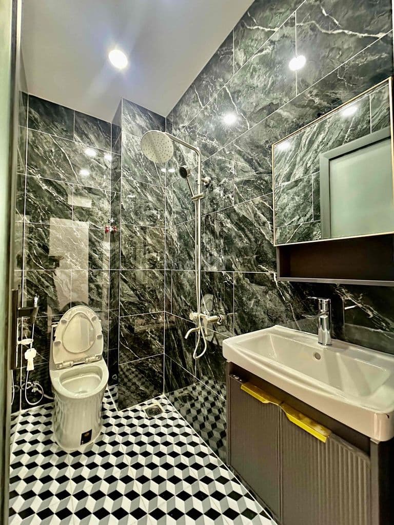 🏠 NHÀ 4 TẦNG MỚI ĐẸP CÓ PHÒNG NGỦ TẦNG TRỆT ĐƯỜNG NGAY CHỢ RẠCH ÔNG - Ảnh 3