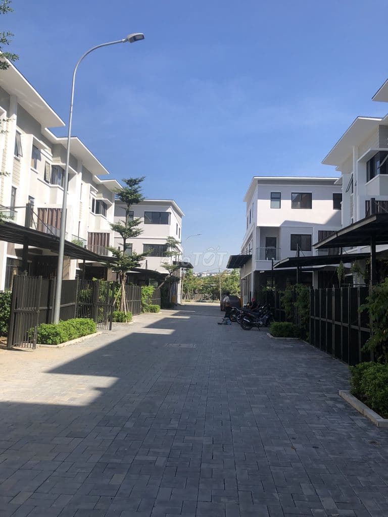 Bán nhà Phố Valora Mizuki, nhà bàn giao thô trệt + 2 lầu, giá 9,9 tỷ - Ảnh 2