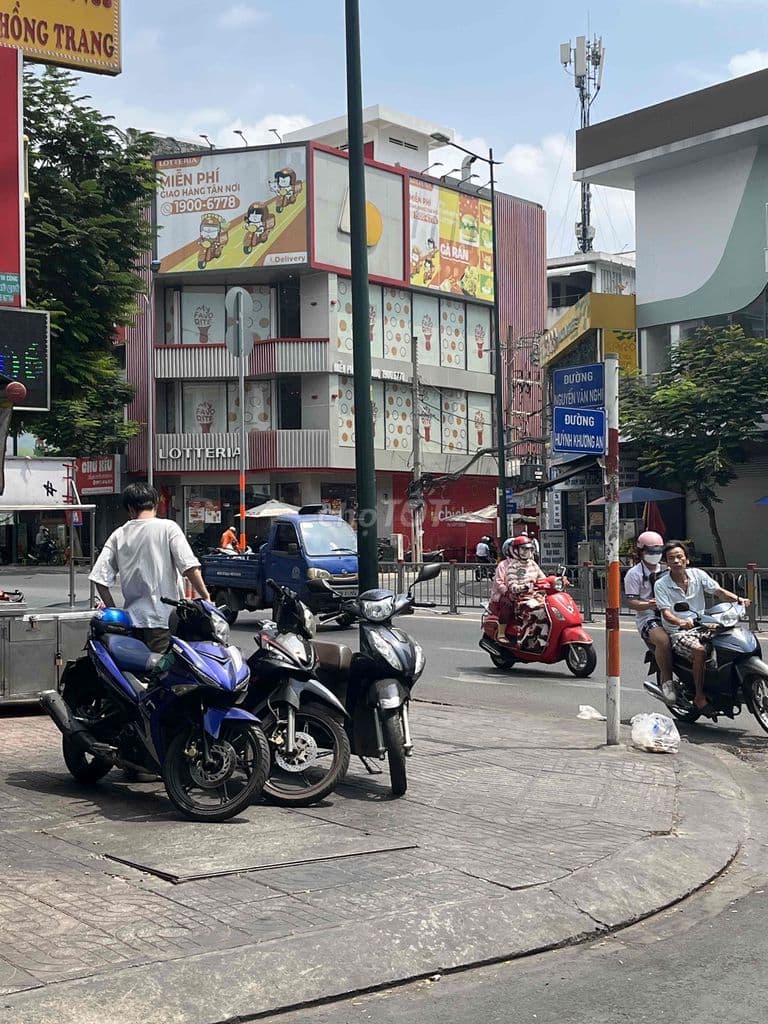 Nhà mặt tiền trung tâm Gò Vấp