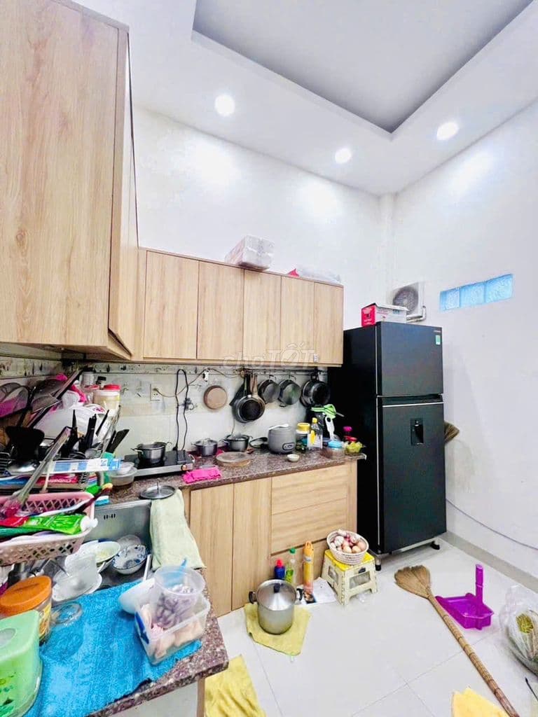 Hàng hiếm nhà 2 tầng 42m2 - Hẻm xe hơi 7 chỗ ngay trường ĐH Hutech - Ảnh 2