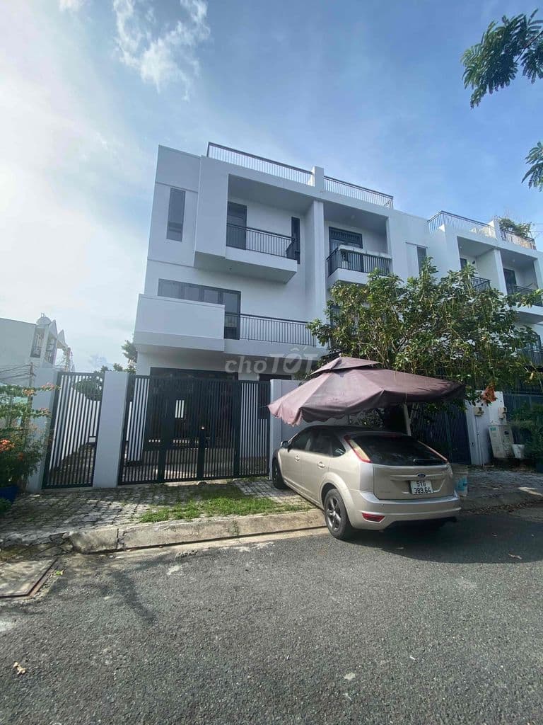 NHÀ PHỐ KDC LẬP PHÚC .GIÁ 6.8 ty.TỶ.PHƯỚC KIỂN.GẦN Q7
