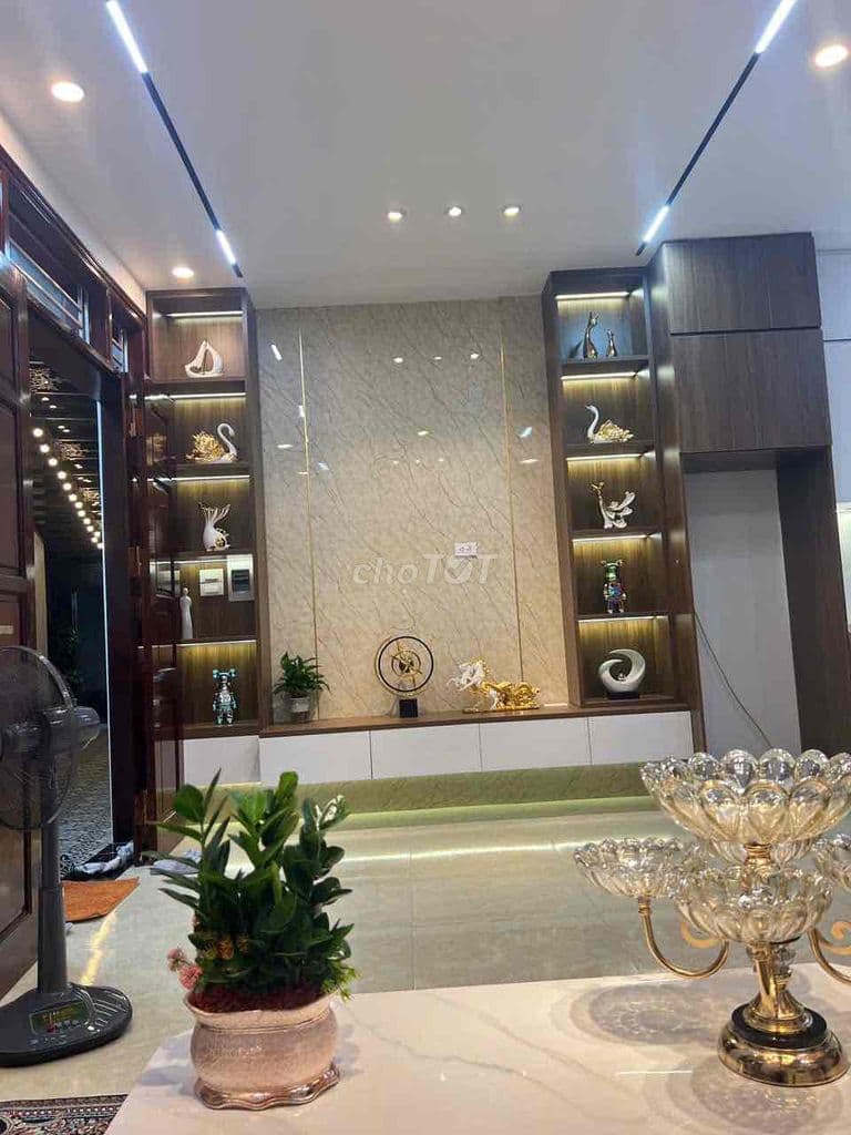 Bán Nhà 60m Hoàng Mai 5 Tầng cạnh trường C1.2 10m ô tô tránh 7.x tỷ