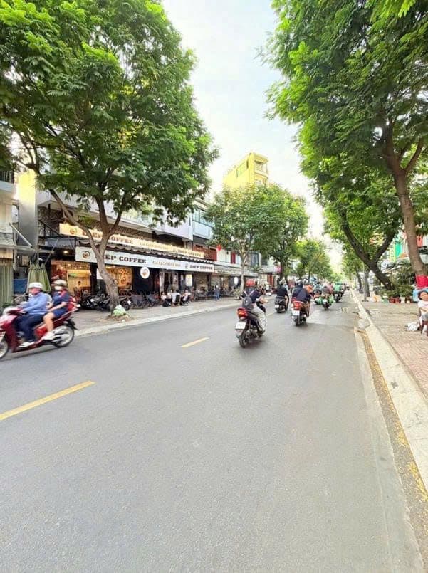 Mặt tiền kinh doanh Quận 3, kế TOÀN TRÍ - 30m2 ngang 4m, 4 tầng.