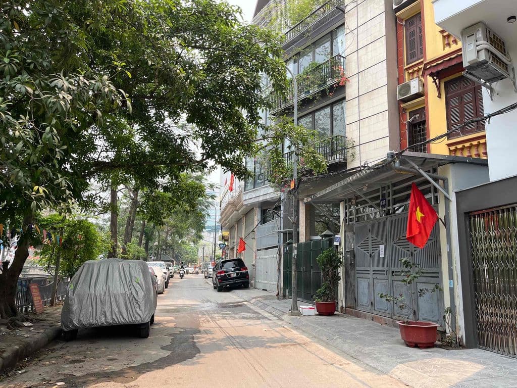 Bán nhà view hồ sen Phương Liệt, sđcc, đường rộng 5m