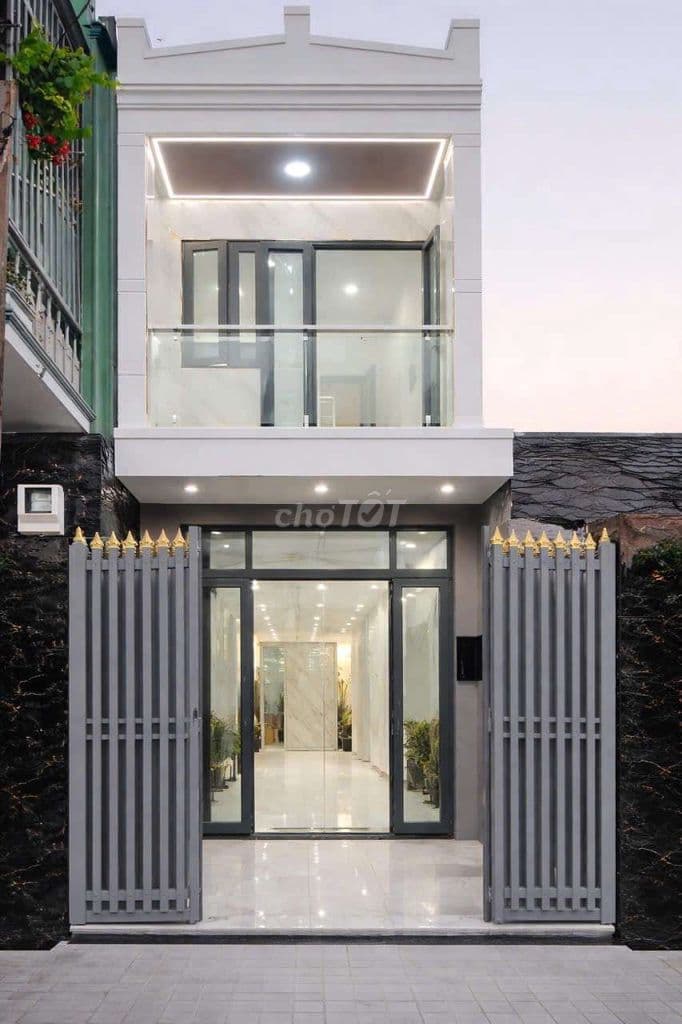 Bán nhà 2 tầng, 53m2, Hẻm 8m, gần Nguyễn Văn Quá, chỉ 3.25 tỷ, quận 12