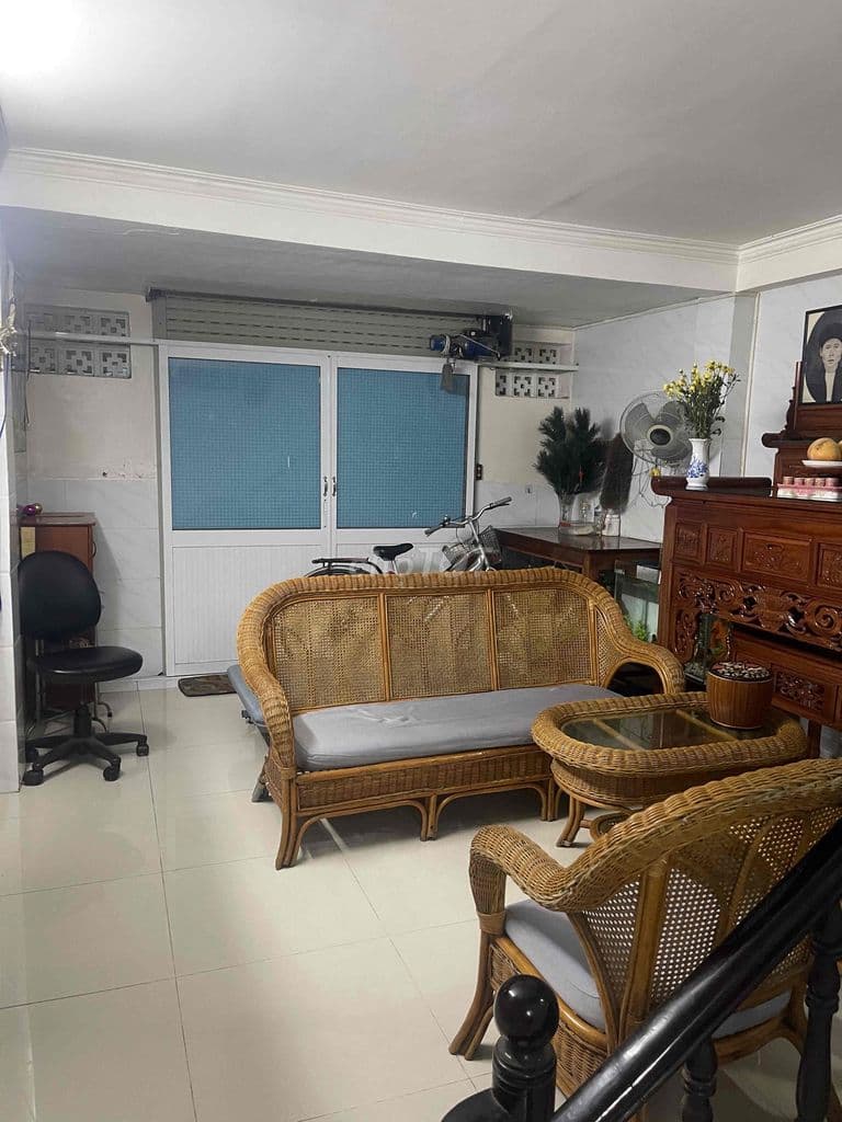 nhà 2 tầng-gần đh luật-dd vạn phúc city-3 tỷ hơn