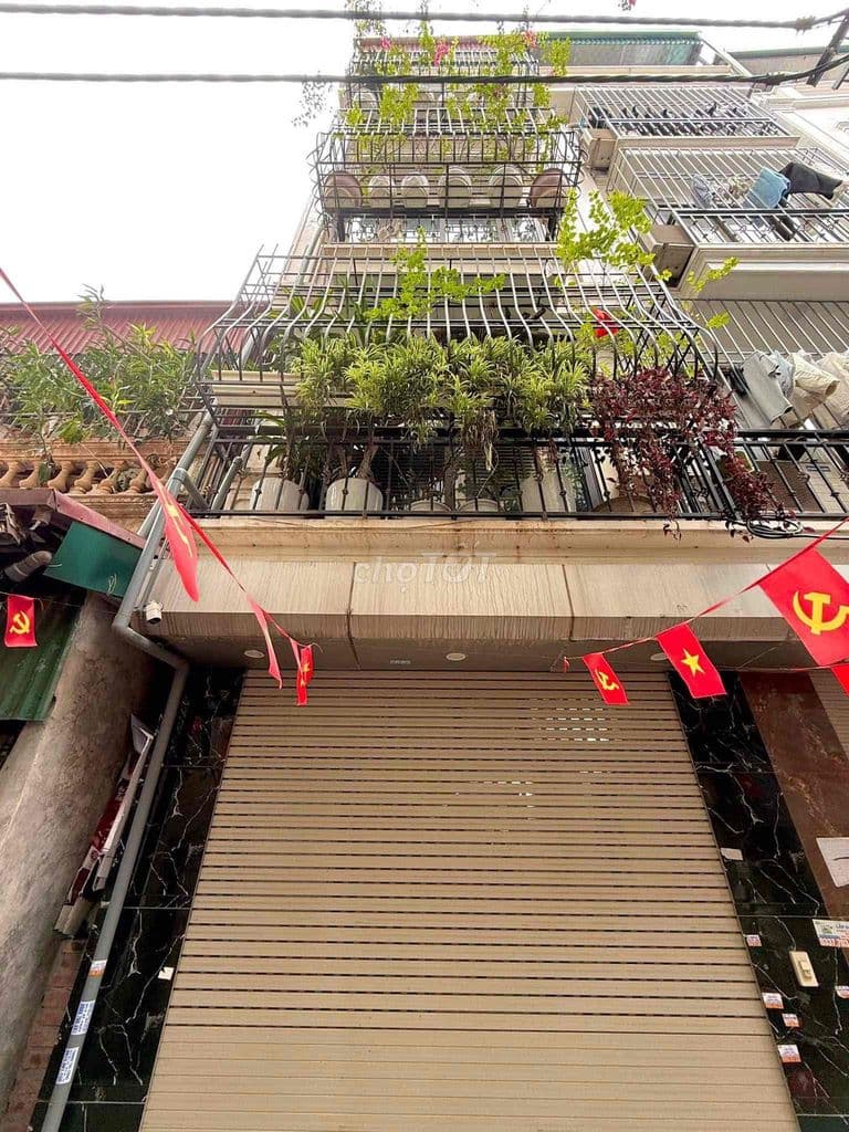 MẶT ĐƯỜNG THÔNG Ô TÔ - KINH DOANH - NHÀ ĐẸP Ở NGAY- TRUNG TÂM HOÀNG MA