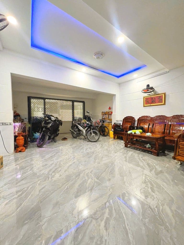 CHỈ 8.x TỶ- CÓ THANG MÁY- NHÀ 4T- NGANG 5M- GẦN PHÚ MỸ HƯNG- HXH 6M