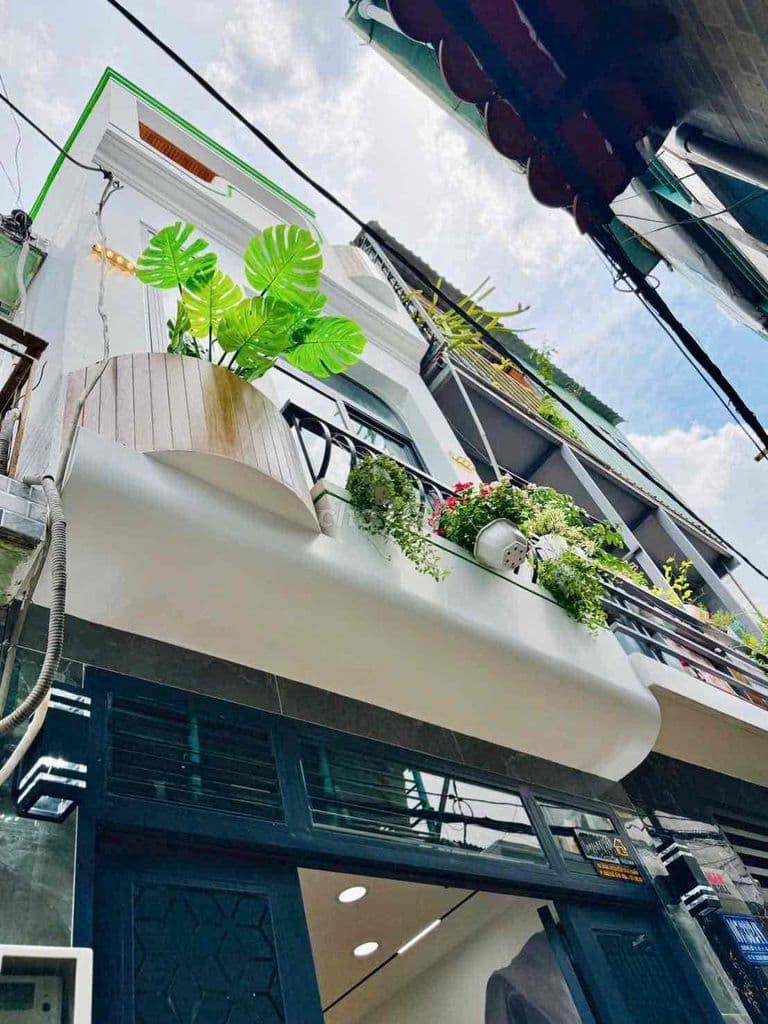 Nhà Nguyễn Văn khối GV vị trí đẹp