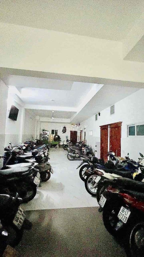 4 tầng 215m2(9.2X25)160tr/tháng 30 phòng CHDV THANG MÁY HẺM XE TẢI 12M