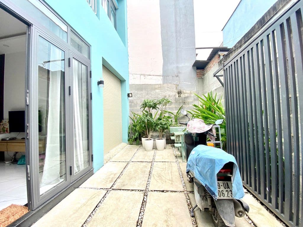 Nhà siêu to 2 tầng 140m2, đầy đủ công năng, không gian sống lý tưởng - Ảnh 2